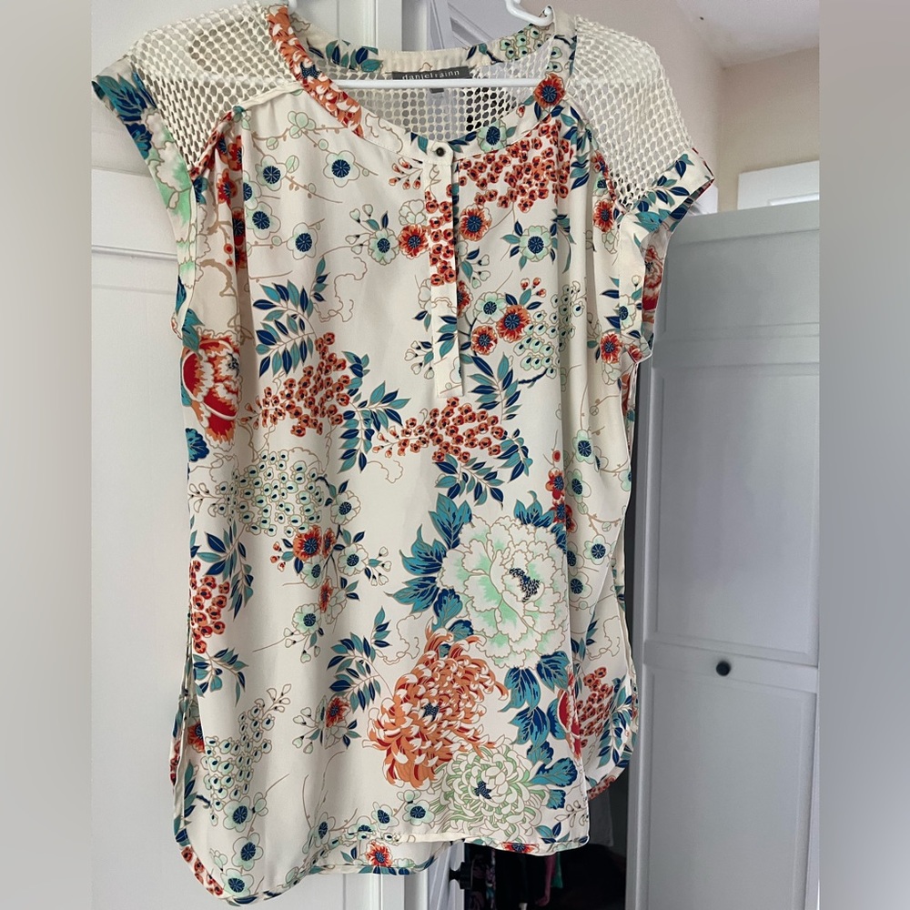 Daniel Rainn size L blouse